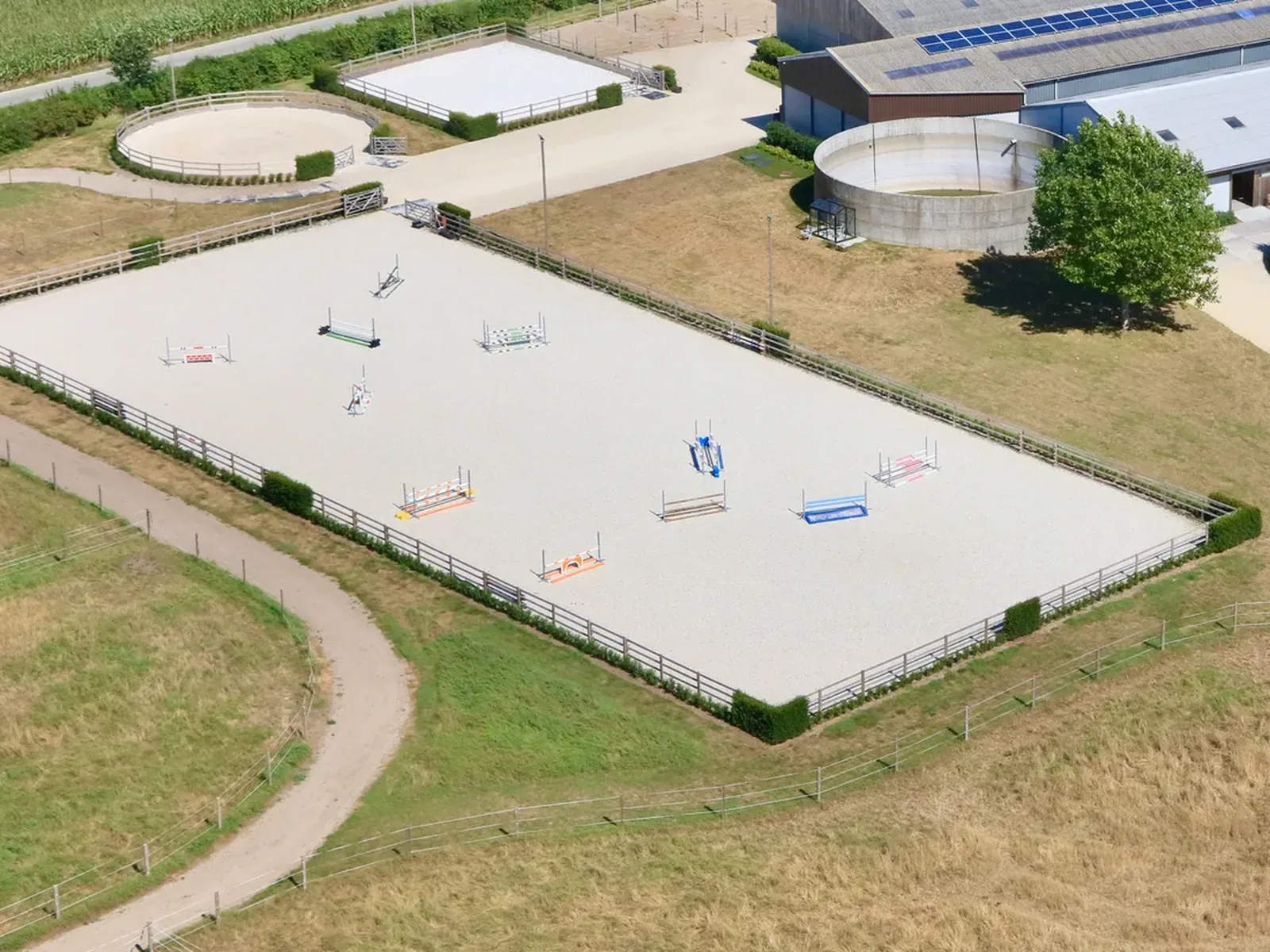 Eb-vloed buitenpiste van 30 bij 70 meter